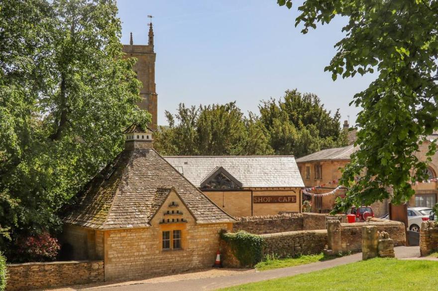 THE BATH HOUSE, pet friendly, with a garden in Blockley