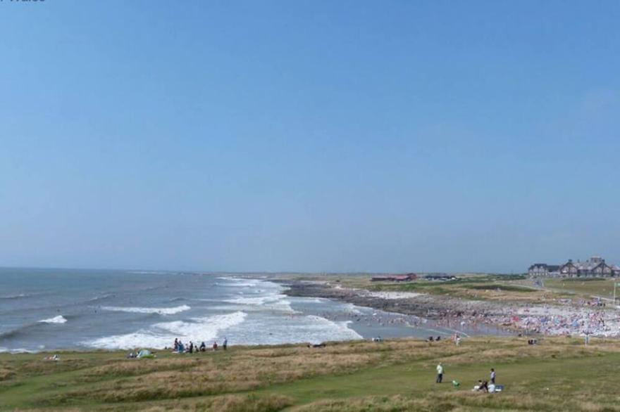 Dairy Cottage in the beautiful Porthcawl