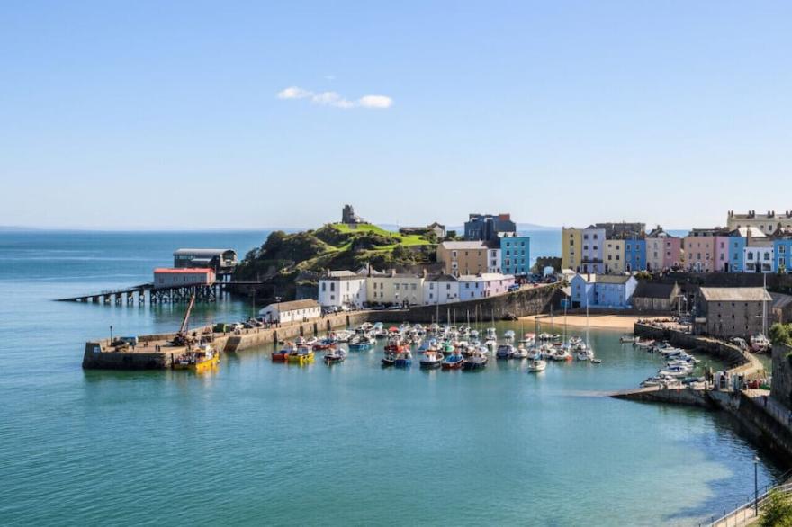 Wonderland - Two Bedroom Apartment, Sleeps 4