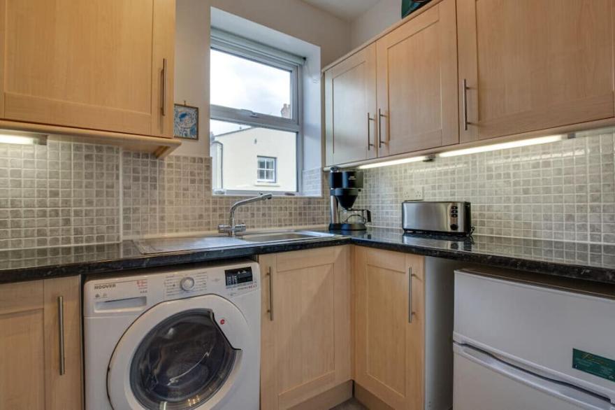 Wonderland - Two Bedroom Apartment, Sleeps 4