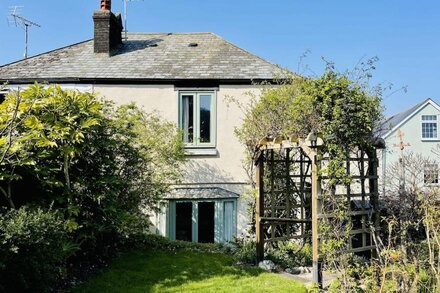 Elevated position, wonderful views over Dartmouth, beautiful garden