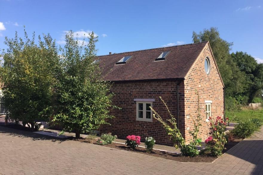 The Stables Fully Loaded Converted Barn Dog/horse Sleeps 8 4 Beds /sofa/zbed/cot