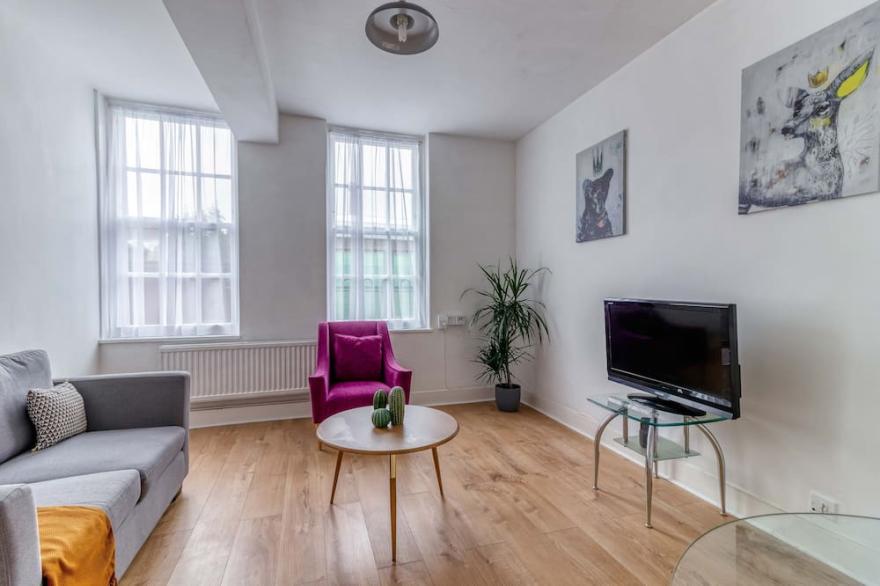 Stylish Scandi 1 Bed Flat in Camberwell (3 mins to transport)