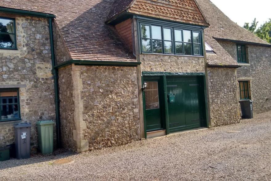Attractive Former Stables Located On Beautiful Victorian Private Country Estate