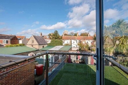 Papillon, a modern Southwold flat with balcony