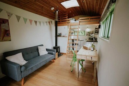 'The Arc' Self-contained eco hut, Nr St Ives, Cornwall