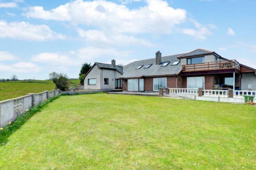 Apartment Moelfre Apartment In Anglesey - 7 Persons, 4 Bedrooms