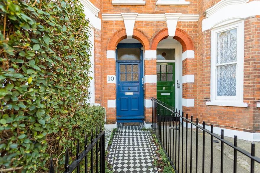 Spacious Apartment near Portobello Road