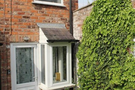 Stylish, Cosy Home in the heart of Chester