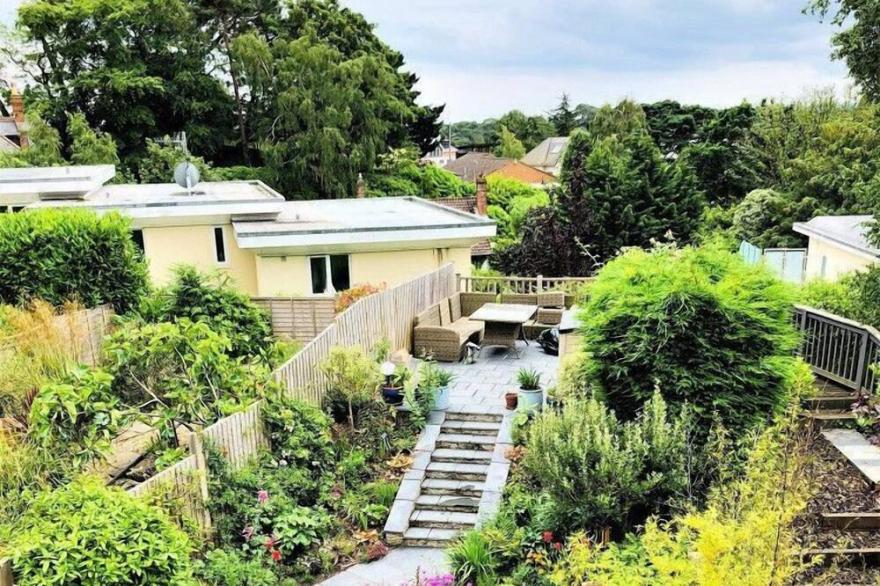 Belle Vita -  a house that sleeps 7 guests  in 4 bedrooms