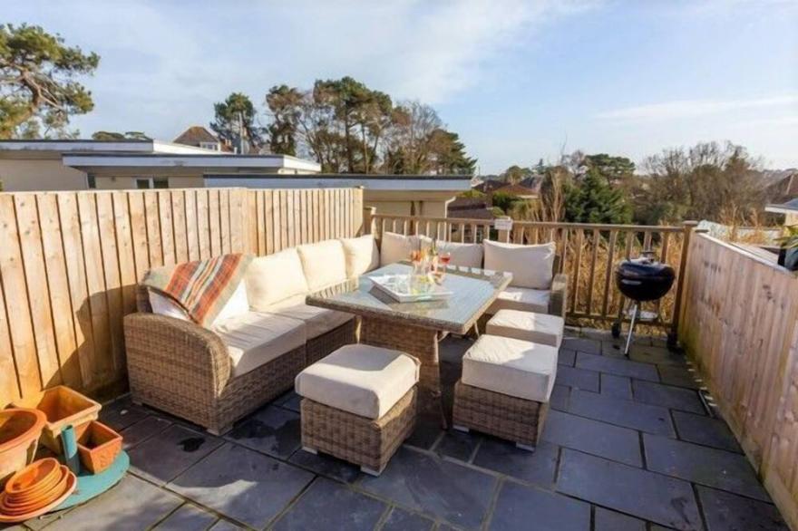 Belle Vita -  a house that sleeps 7 guests  in 4 bedrooms