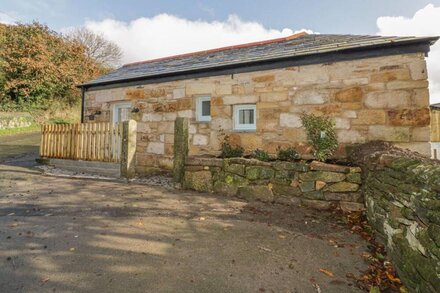 THE BULL PEN, pet friendly, luxury holiday cottage in Grampound