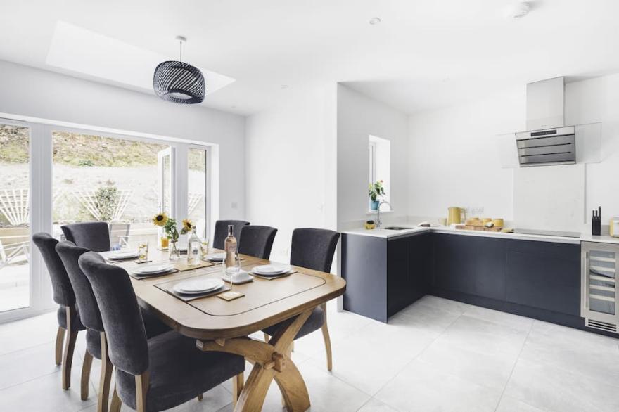 Oceanwalk - sleeps 8 guests  in 4 bedrooms