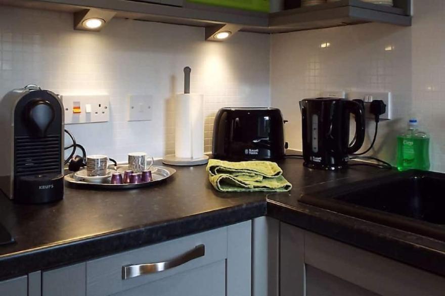 Turner Cottage, Norham - sleeps 2 guests  in 1 bedroom