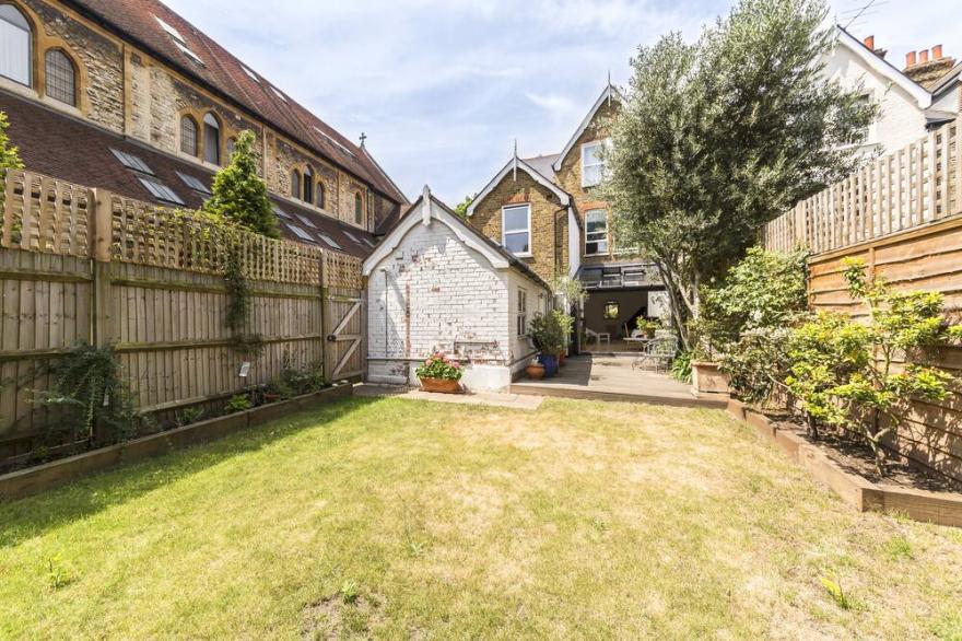 Self Catering Luxury Garden Studio In Richmond