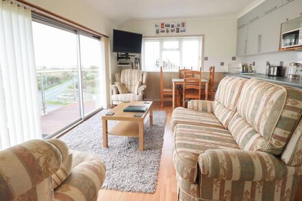 MORLYN GUEST HOUSE APARTMENT, pet friendly in Harlech