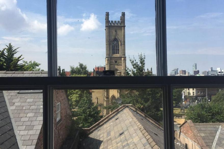 Luxury 2 bedroom City centre apartment with city views