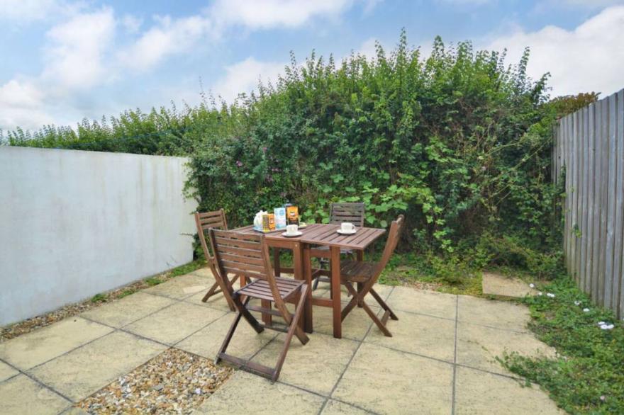 Stunning private villa for 4 guests with WIFI, TV, patio and parking