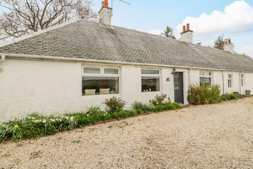 LAWHILL COTTAGE, Pet Friendly, Character Holiday Cottage In Troon