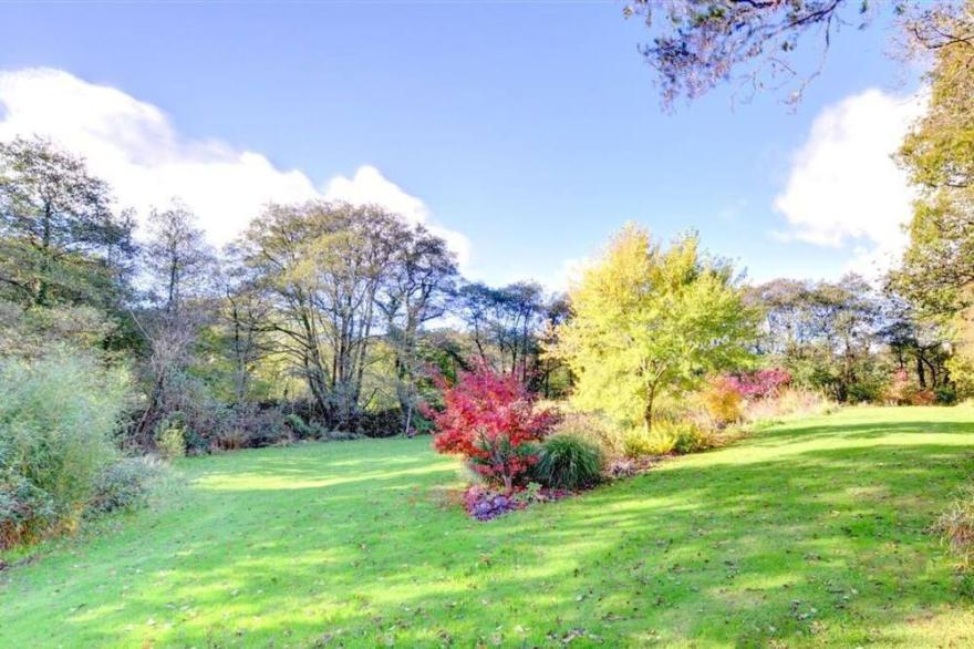 Wonderful private villa for 2 people with WIFI, TV, patio, pets allowed, panoramic view and park...