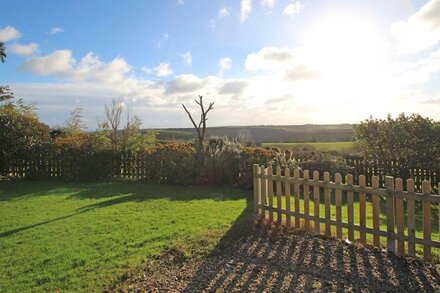 VALLEY VIEW, pet friendly, with a garden in Mevagissey