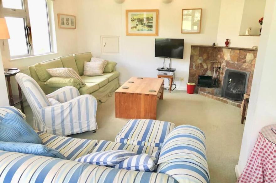 Comfortable family house with open plan kitchen/diner, sitting room & 4 bedrooms