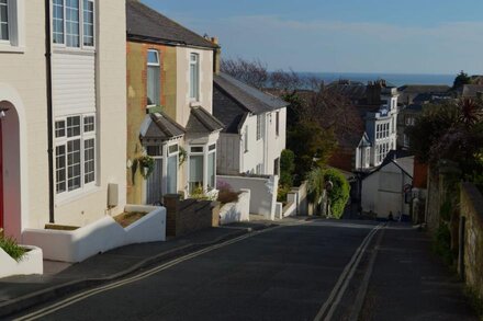 Spacious, well equipped, Victorian Cottage in Ventnor