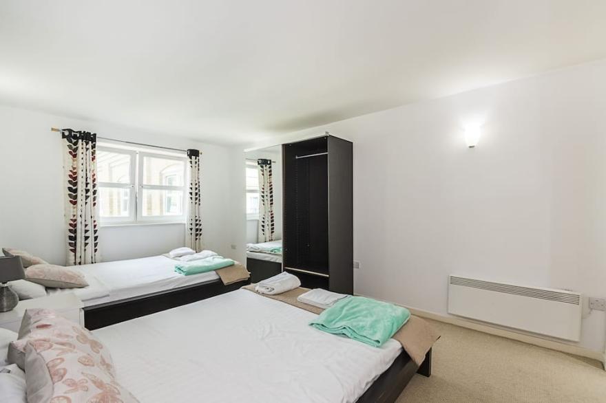 EXCEL EXECUTIVE  2BEDROOMS 2 BATHROOM SLEEPS UP TO 8