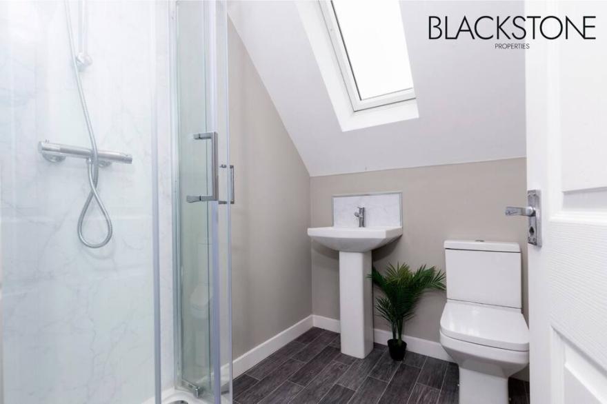 Champagne House - 4 Bed Property