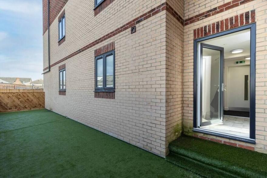 Avery House 1 by Blackstone SA