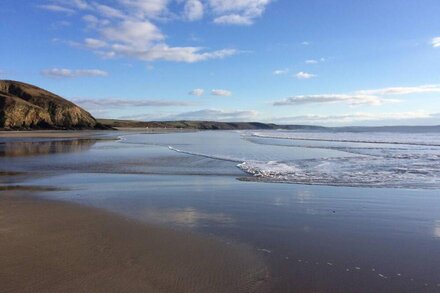 Character cottage, close to Newgale Beach and Pembrokeshire Coast