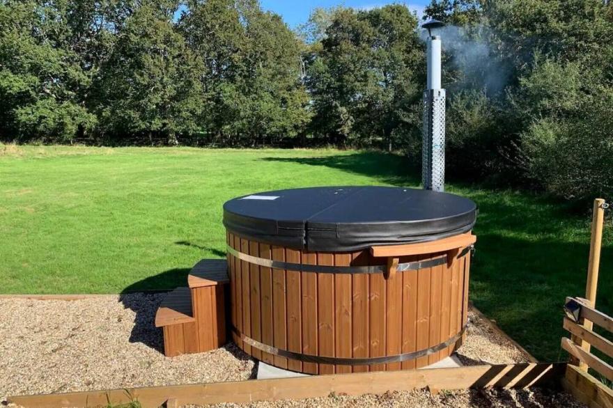 Secluded Glamping Pod With Private Hot Tub