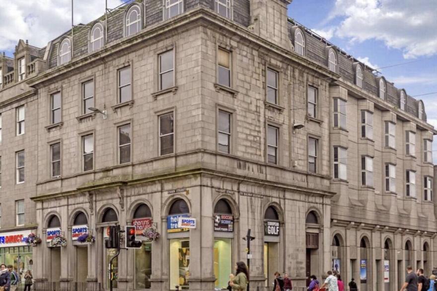 HEART OF ABERDEEN CITY CENTRE 3 BEDROOMS APARTMENT