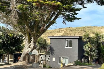 Beach House, Holywell Bay