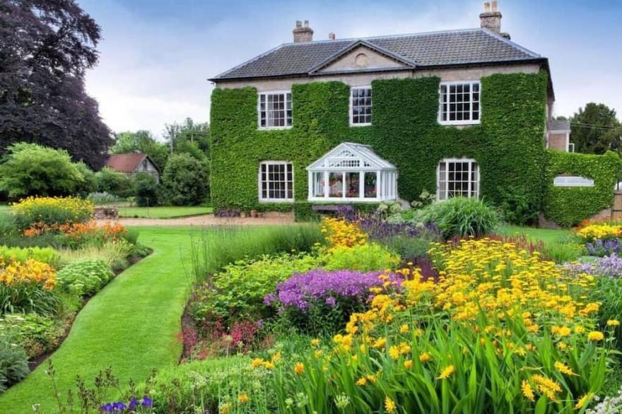 Delightful Georgian Country Manor between Cambridge and the Norfolk Coast