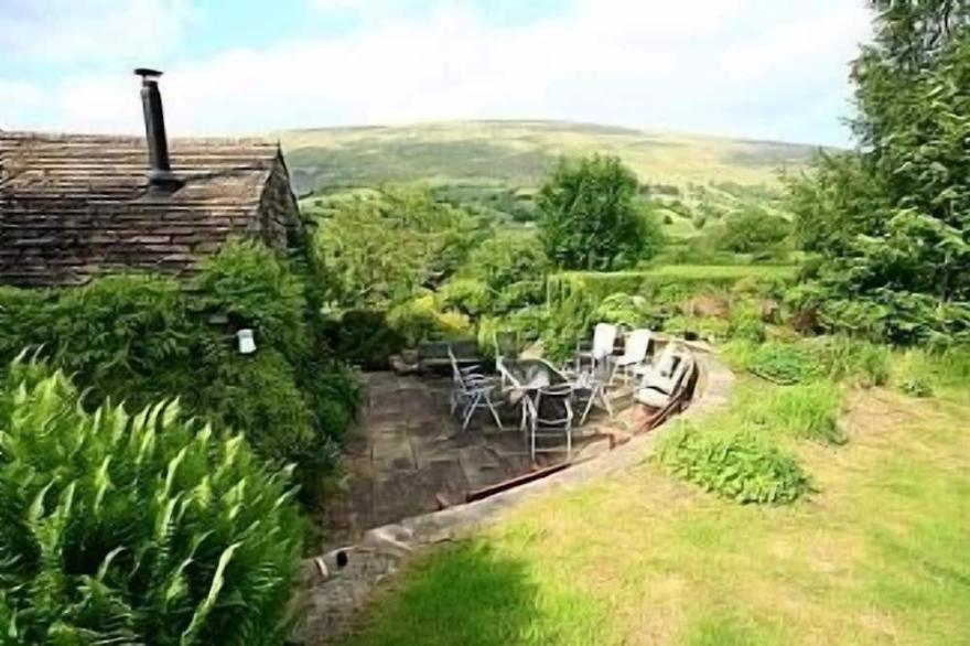 Detached Country Cottage with 5 Bedrooms & 3 En Suites