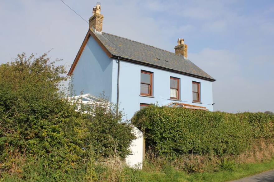 Light, Cosy Edwardian Cottage Near West Wales Coast Path, Llangrannog