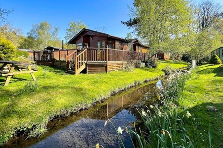 Luxury lodge in a 5* tranquil setting on the shore of Lake Windermere