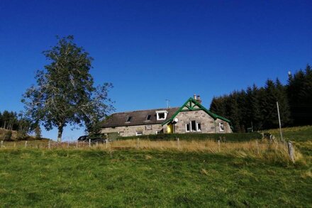 Traditional highland cottage with magnificent panoramic views