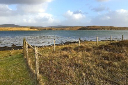 Eco and back friendly modern house, amazing views from all rooms, by Dunvegan