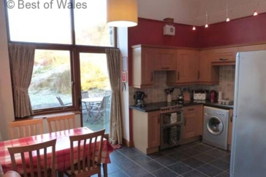 Beautiful private villa for 4 people with TV, patio, panoramic view and parking