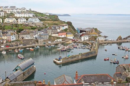 WHEAL KENDALL, family friendly, country holiday cottage in Mevagissey