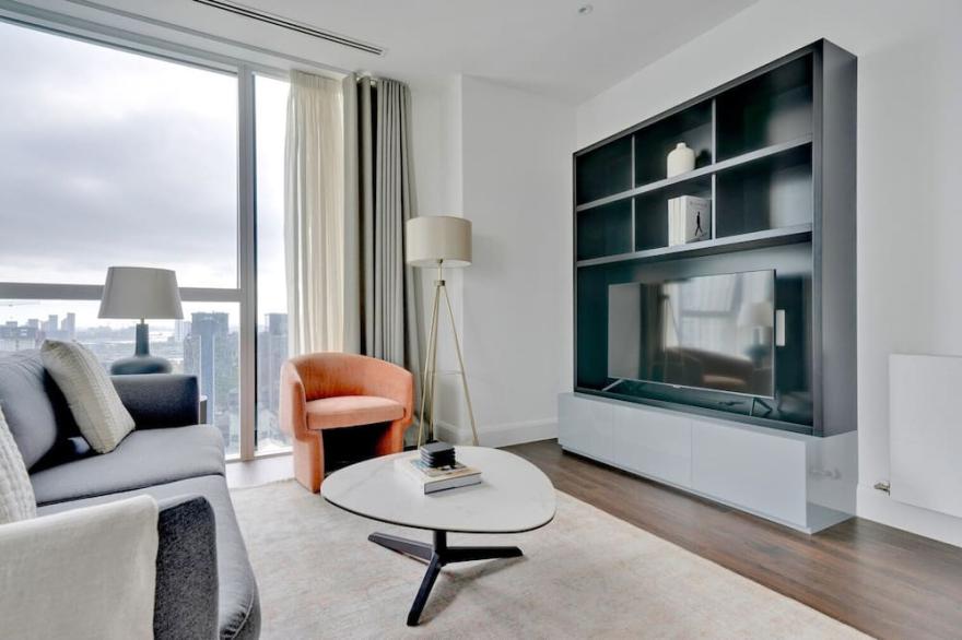 Bright Canary Wharf 2BR w/ Balcony, short walk to Wharf, by Blueground