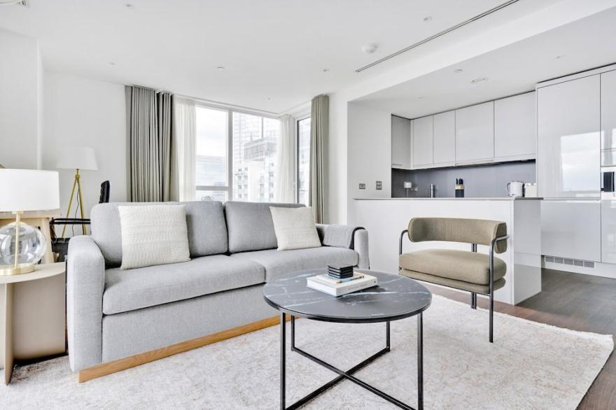 Hip Canary Wharf 2BR w Concierge, Gym & Cinema, by Blueground