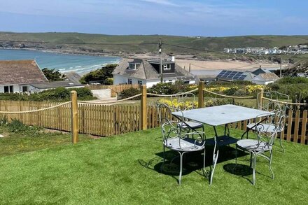 Dog friendly 4 bed bungalow overlooking Polzeath Beach