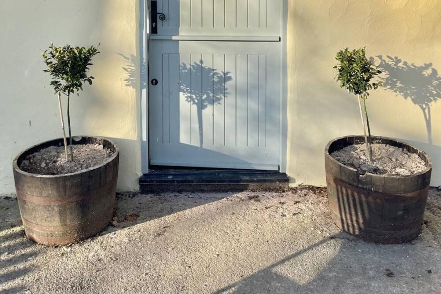 Cottage-Premium-Private Bathroom-Countryside Views