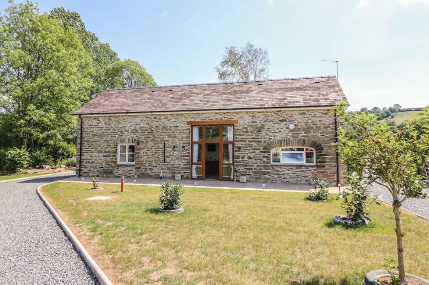 CILGWYN BACH, Pet Friendly, Country Holiday Cottage In Llandysul