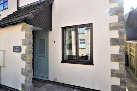 Ash Cottage - Two Bedroom House, Sleeps 4