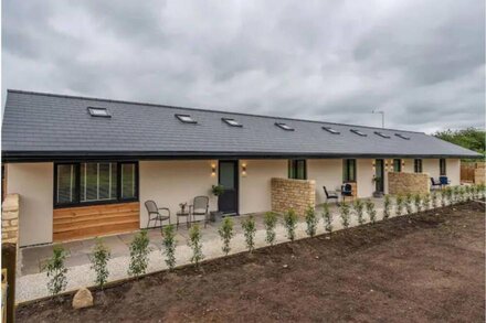 Lily Barn, Recently Converted Modern Barn, Cotswolds