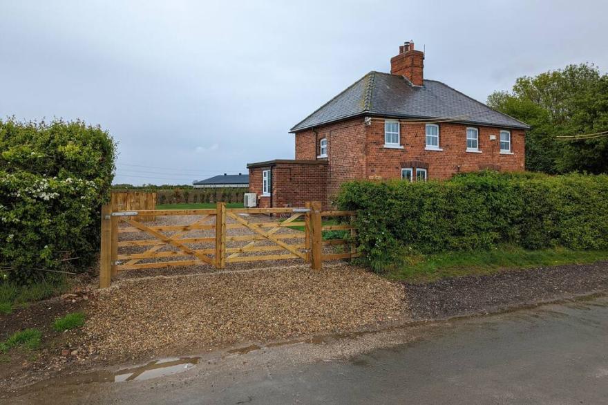 2 LANE END COTTAGES In Coniston, East Riding Of Yorkshire